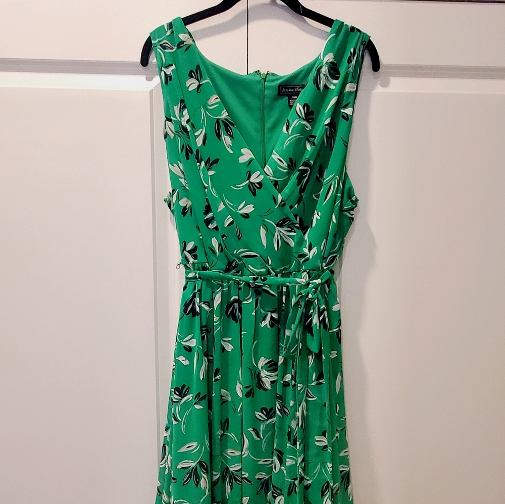 Jessica Howard Green Floral Midi Dress